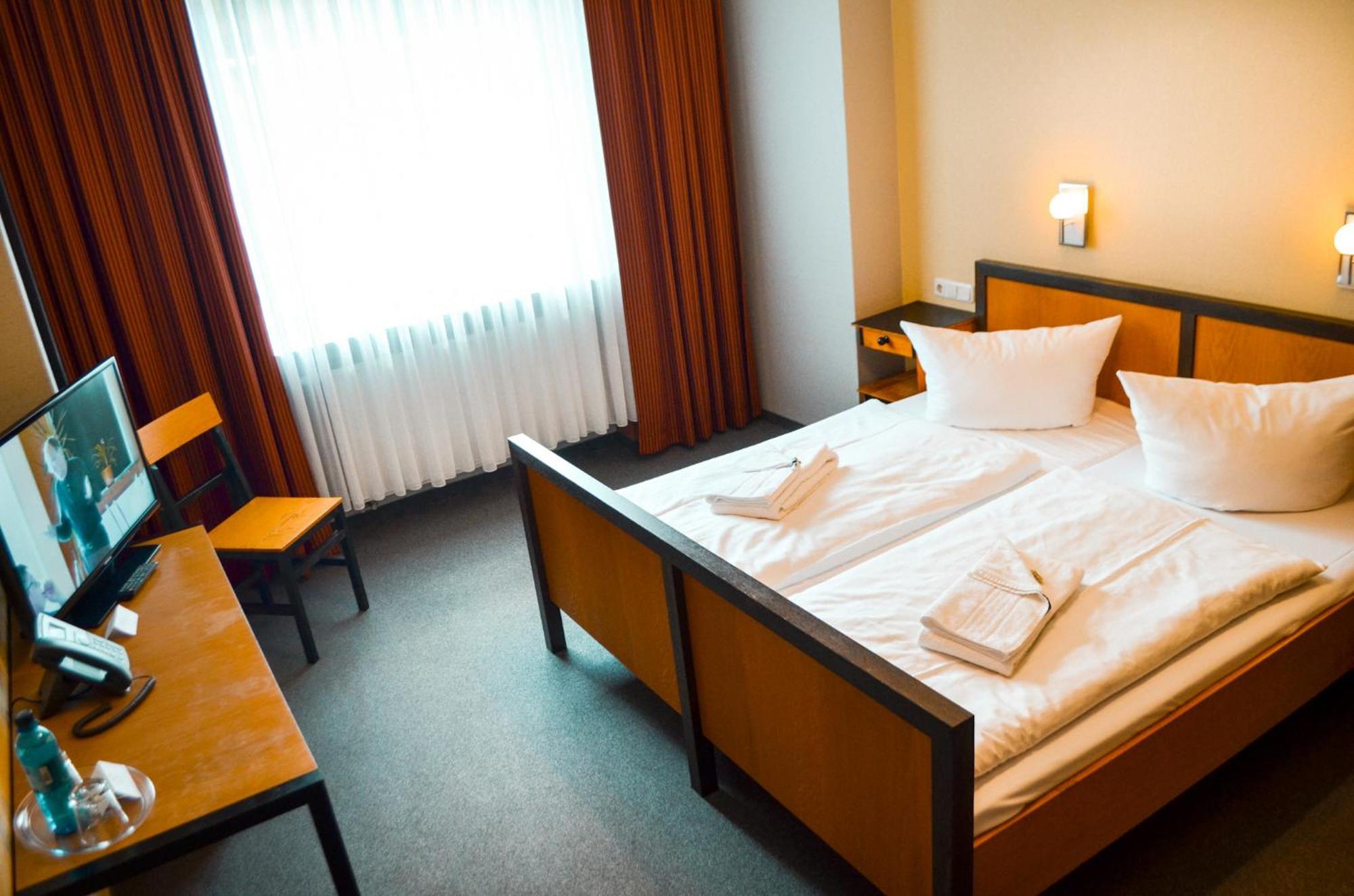 Haus Des Volkes - Das Bauhaushotel Probstzella Bilik gambar