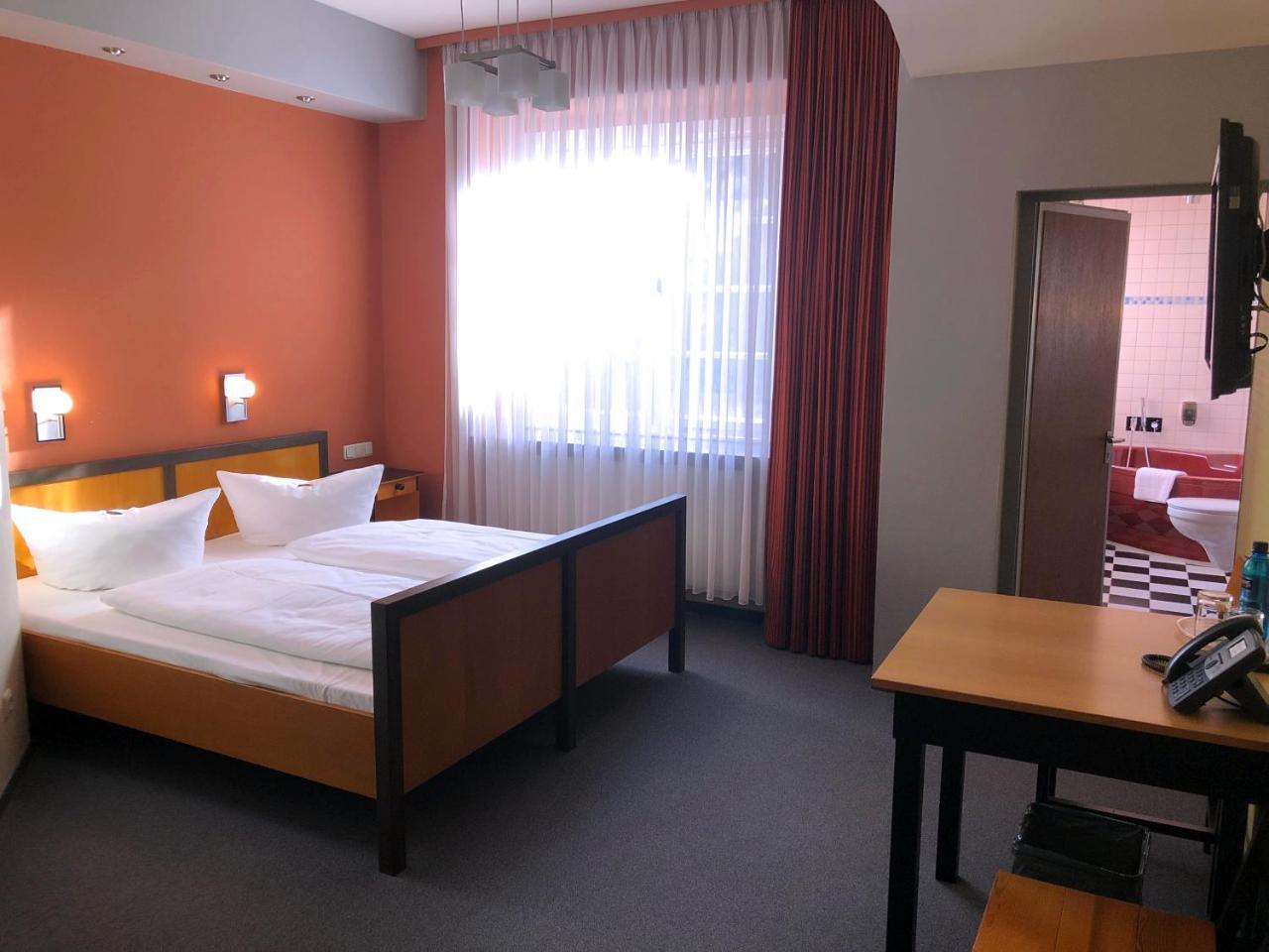 Haus Des Volkes - Das Bauhaushotel Probstzella Luaran gambar
